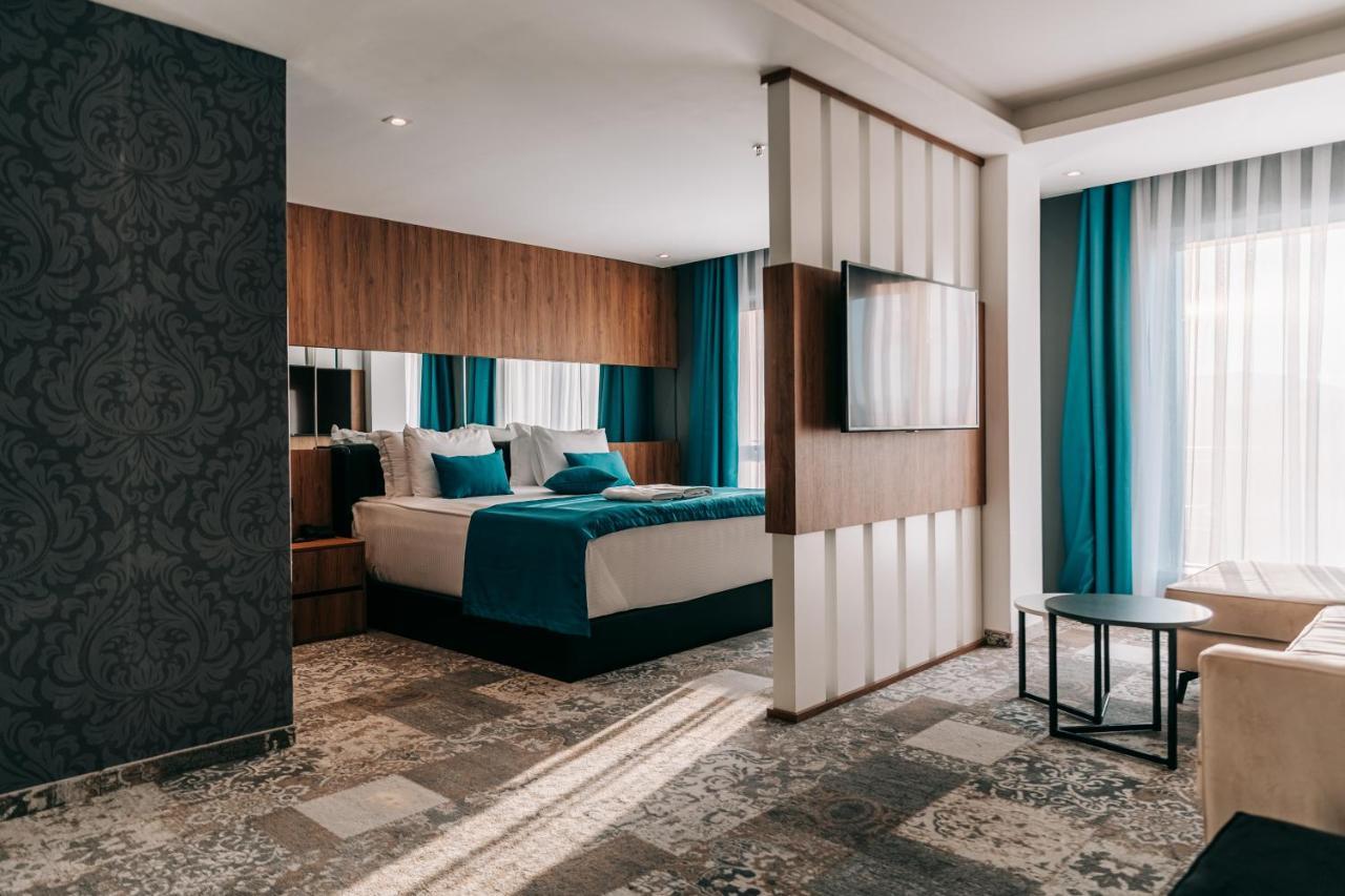 Palace Hotel & Spa Titova Mitrovica Esterno foto