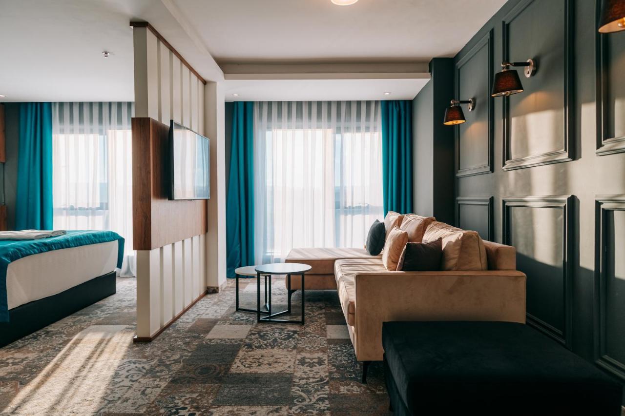 Palace Hotel & Spa Titova Mitrovica Esterno foto