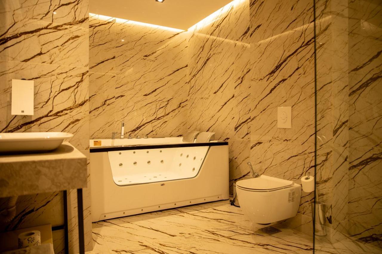Palace Hotel & Spa Titova Mitrovica Esterno foto