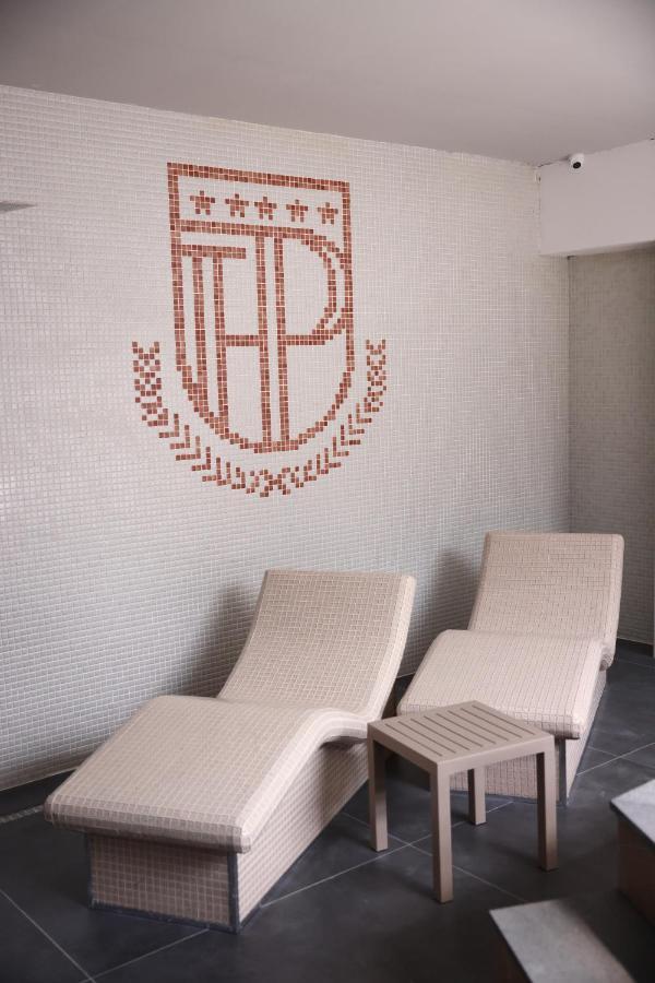 Palace Hotel & Spa Titova Mitrovica Esterno foto